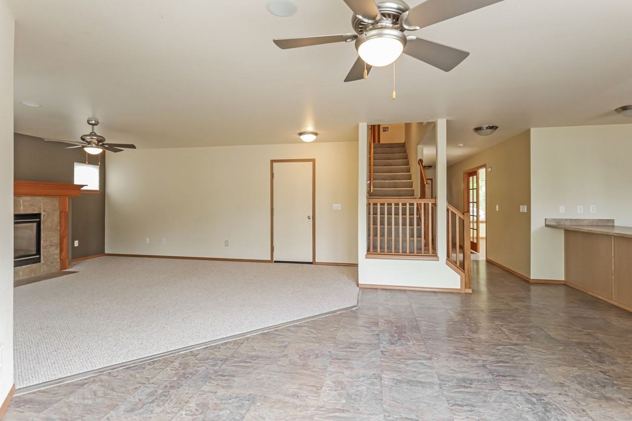 6907 Desperado Dr Se - Photo 3 of 25