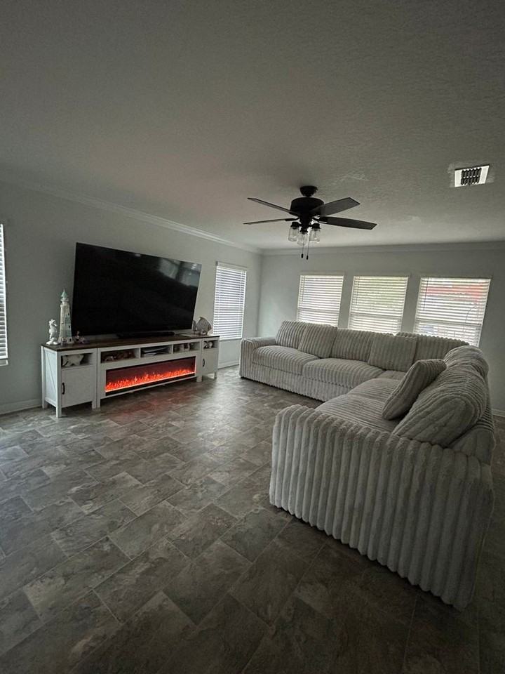 7712 Peace Ln - Photo 2 of 20