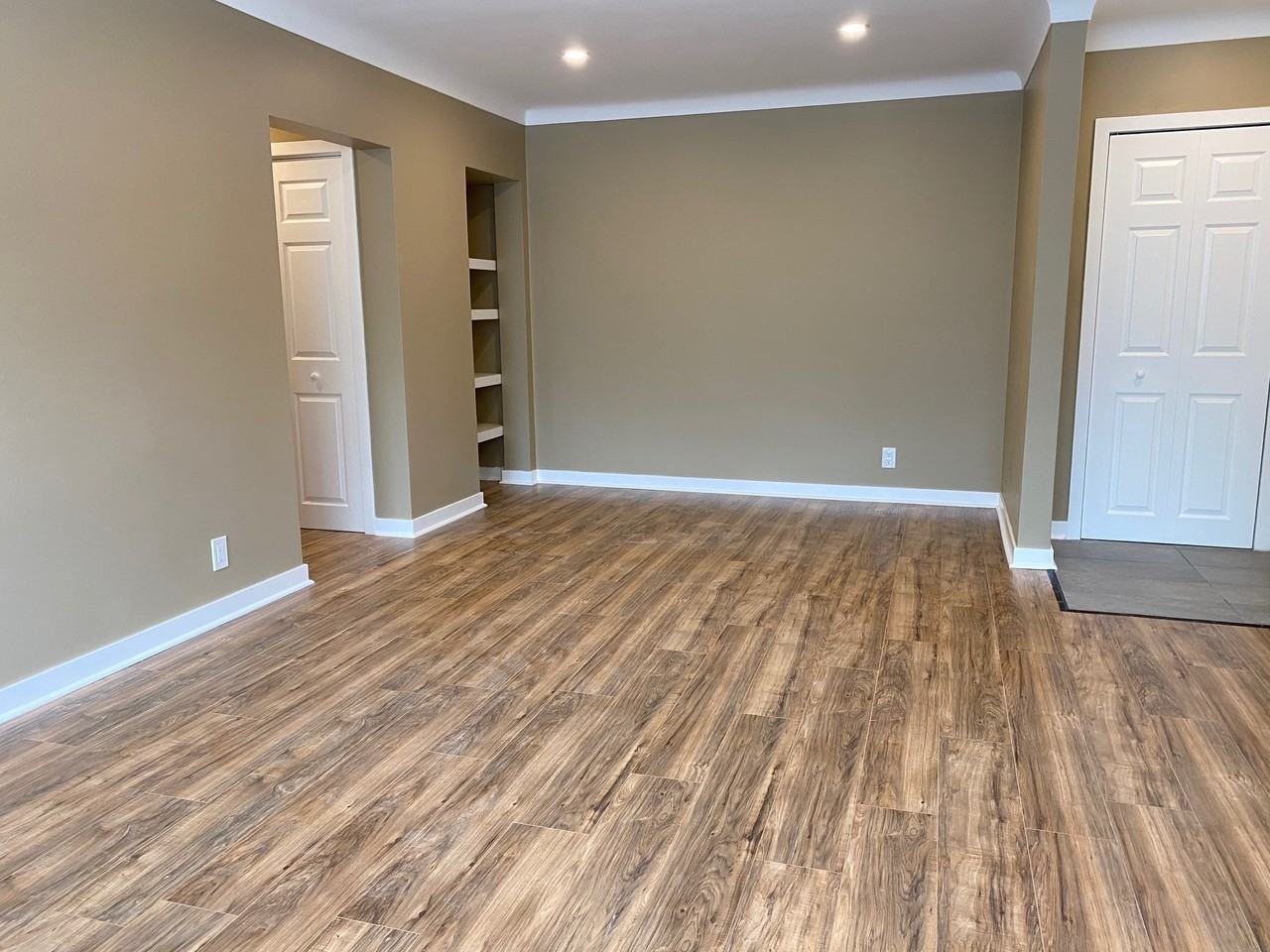387 Carmen Avenue #8 - Photo 3 of 10