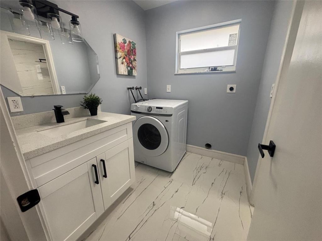 814 Sw 12th Pl - Photo 5 of 10