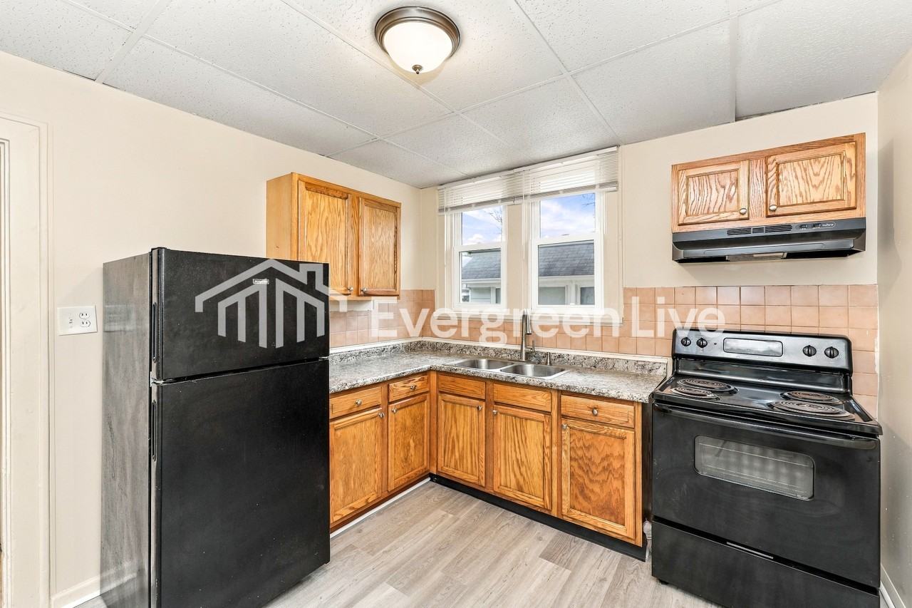 3437 Mayfair Ave - Photo 3 of 15