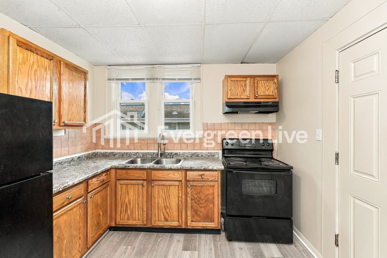 3437 Mayfair Ave - Photo 4 of 15