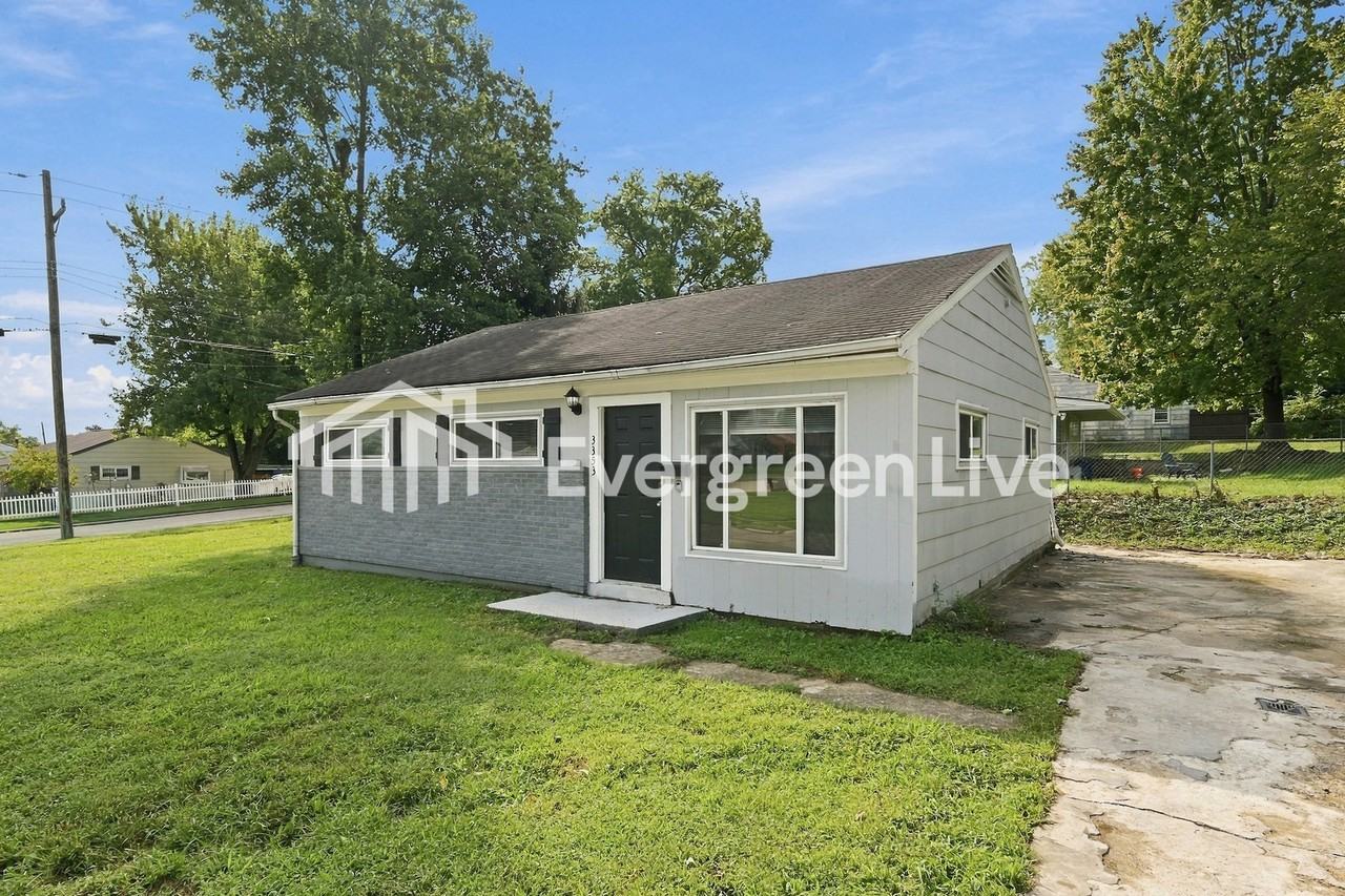 3353 Lapland Dr - Photo 2 of 15