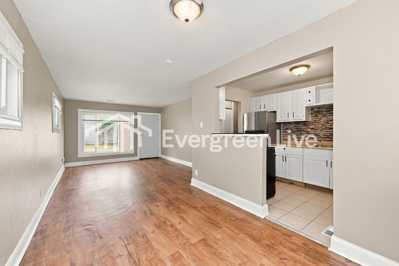 3353 Lapland Dr - Photo 4 of 15