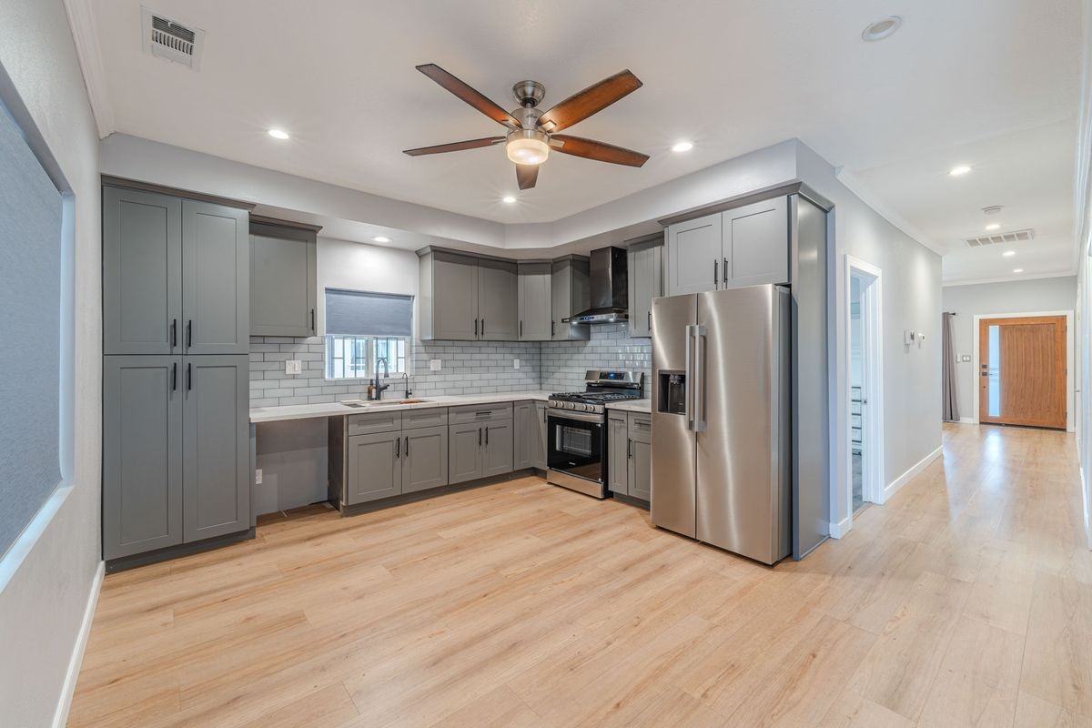 146 W 57th St - Photo 4 of 21