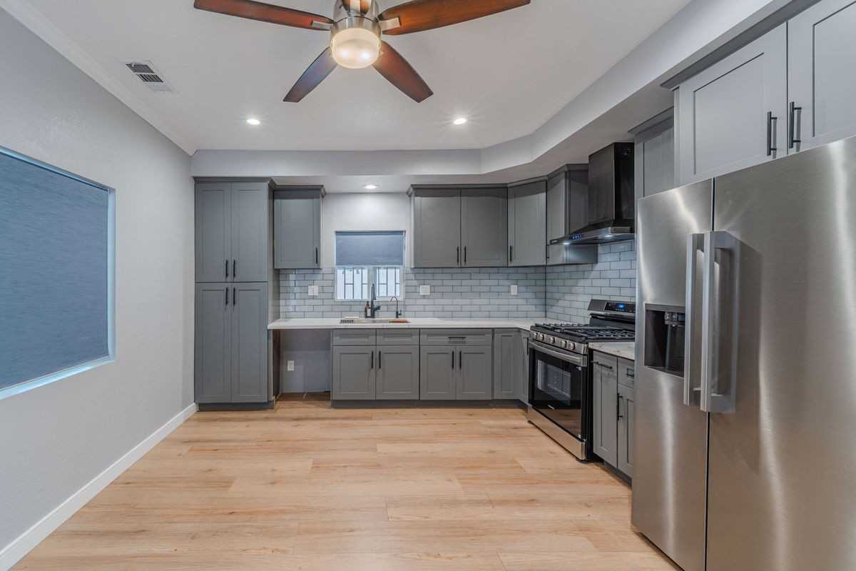 146 W 57th St - Photo 5 of 21