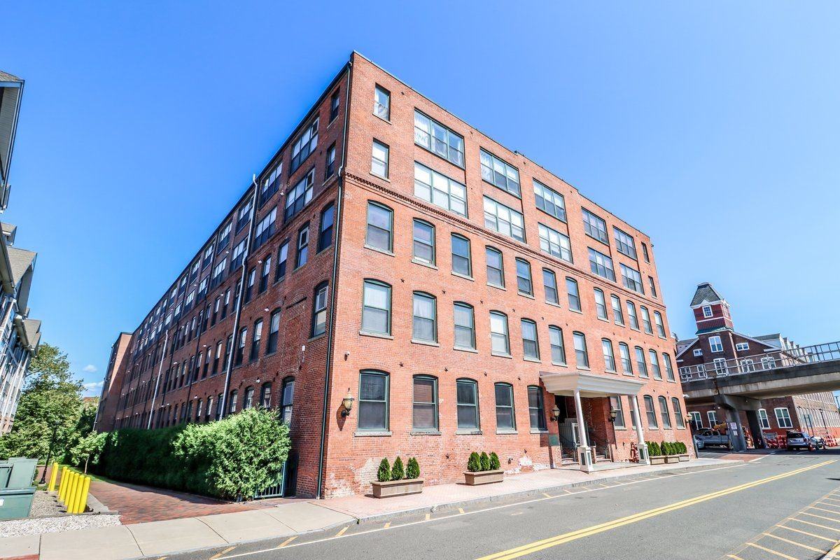 145 Canal St E