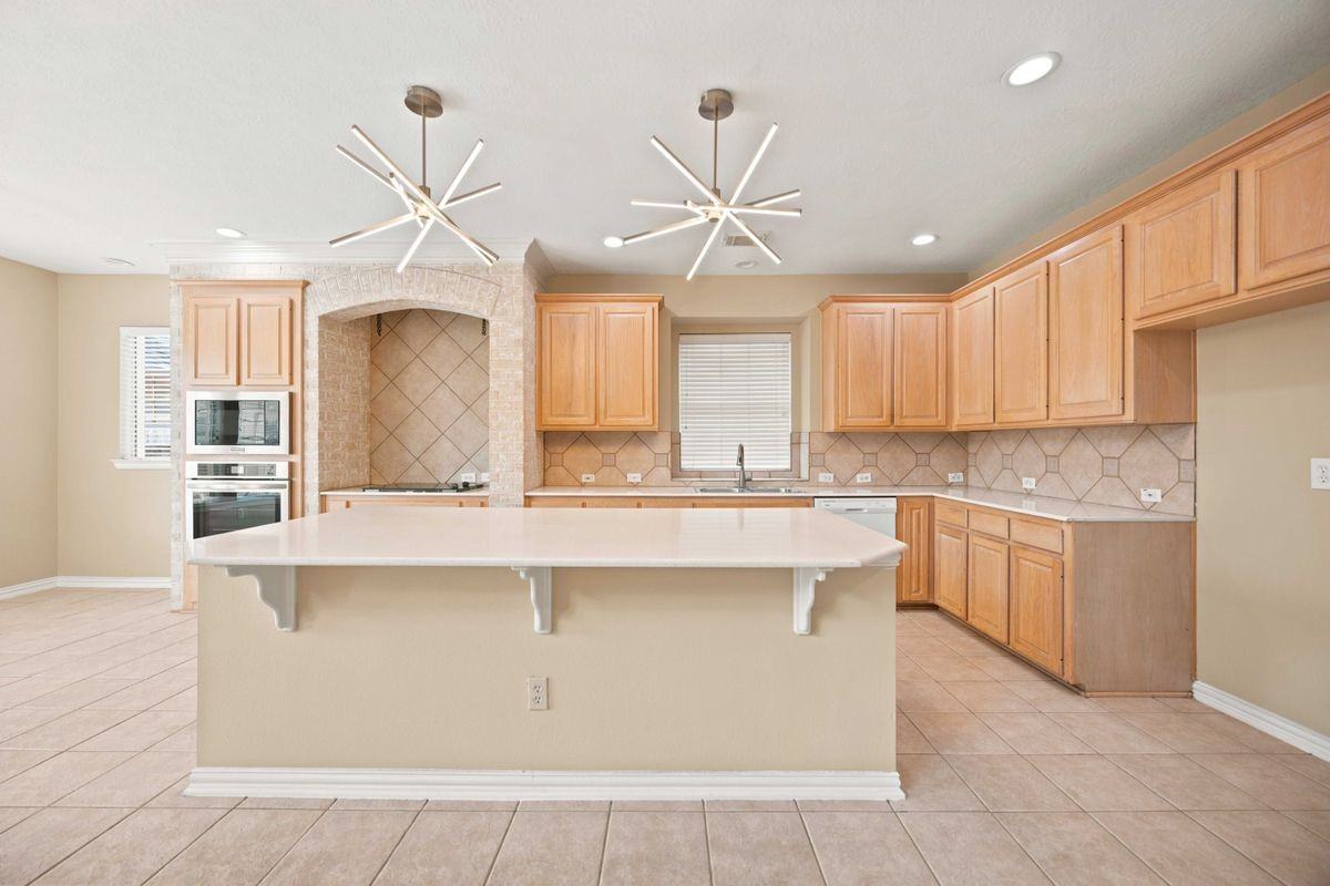14715 Golden Bough Ln - Photo 6 of 29