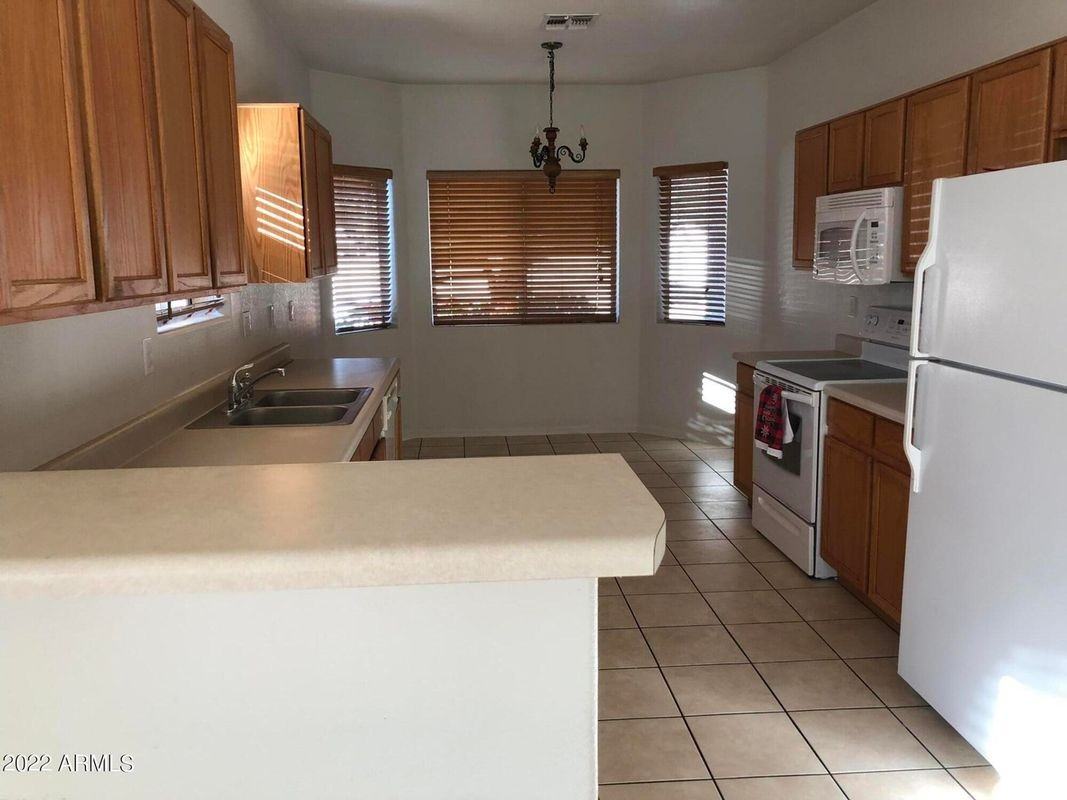 15109 N 29th St - Photo 2 of 11