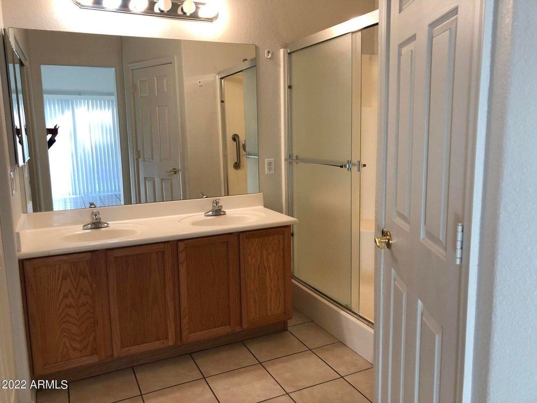 15109 N 29th St - Photo 5 of 11