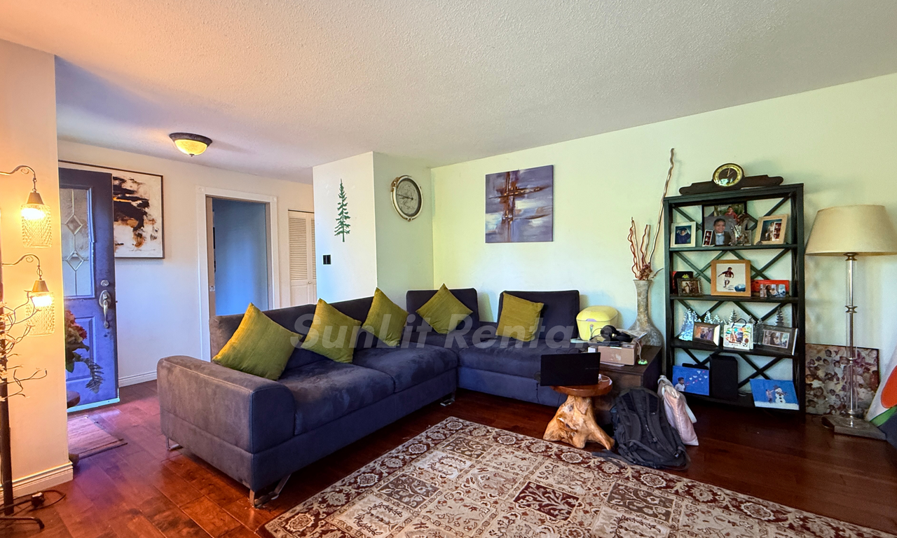305 52A Street - Photo 2 of 20