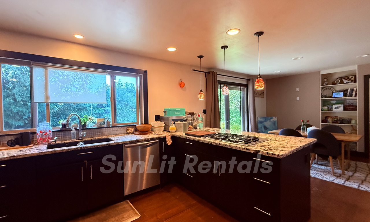 305 52A Street - Photo 7 of 20