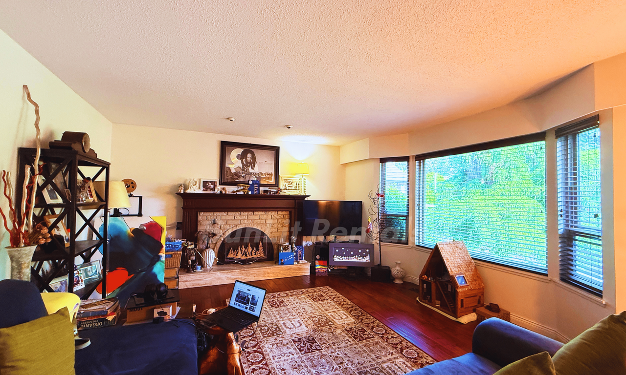 305 52A Street - Photo 4 of 20