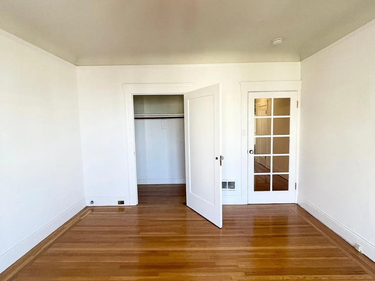 1375 Green St #10 - Photo 5 of 12