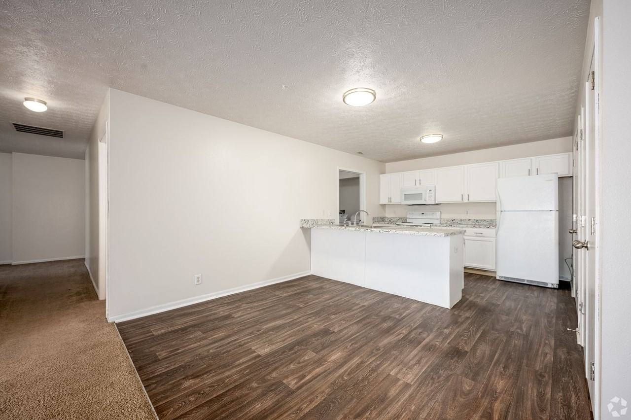 Anthrop Pointe - Photo 2 of 24