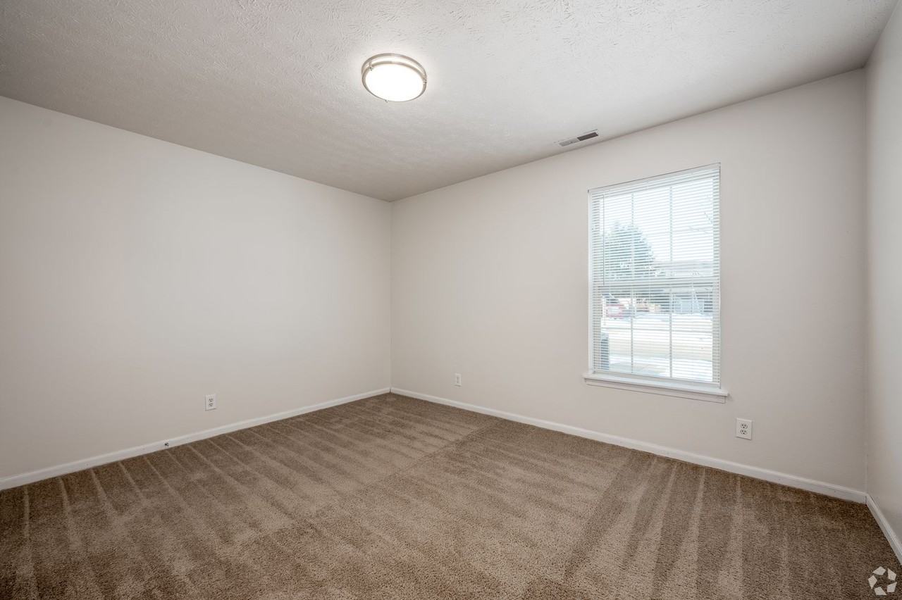 Anthrop Pointe - Photo 6 of 24