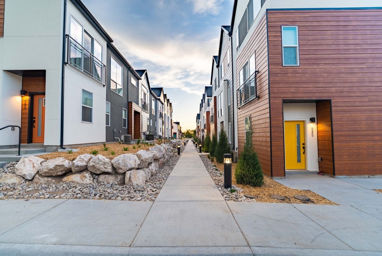 Woods Rose Townhomes - Photo 6 of 31