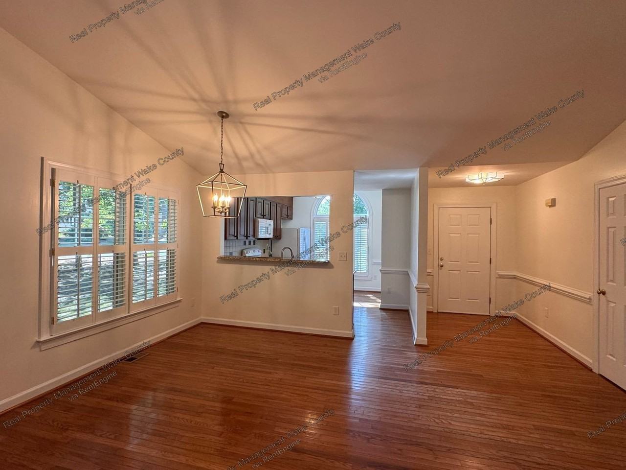 100 Halsmer Ct - Photo 2 of 31