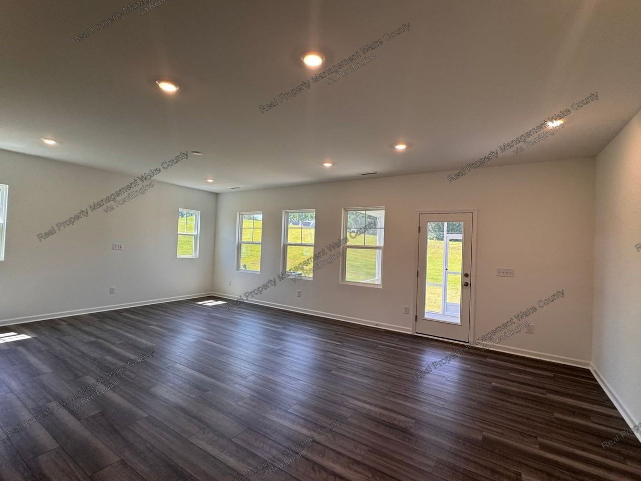 254 Snowfield Dr - Photo 4 of 32