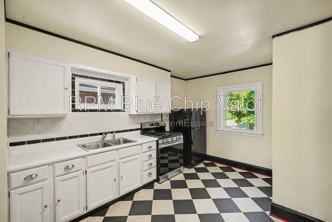 6735 Plainfield Rd - Photo 4 of 16