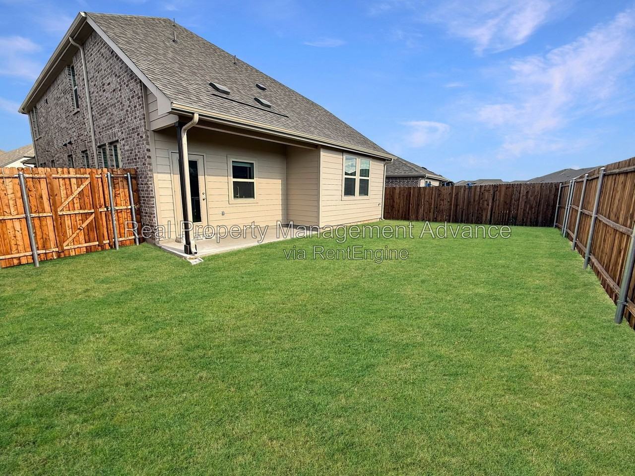 2518 Hawkins Street - Photo 4 of 40