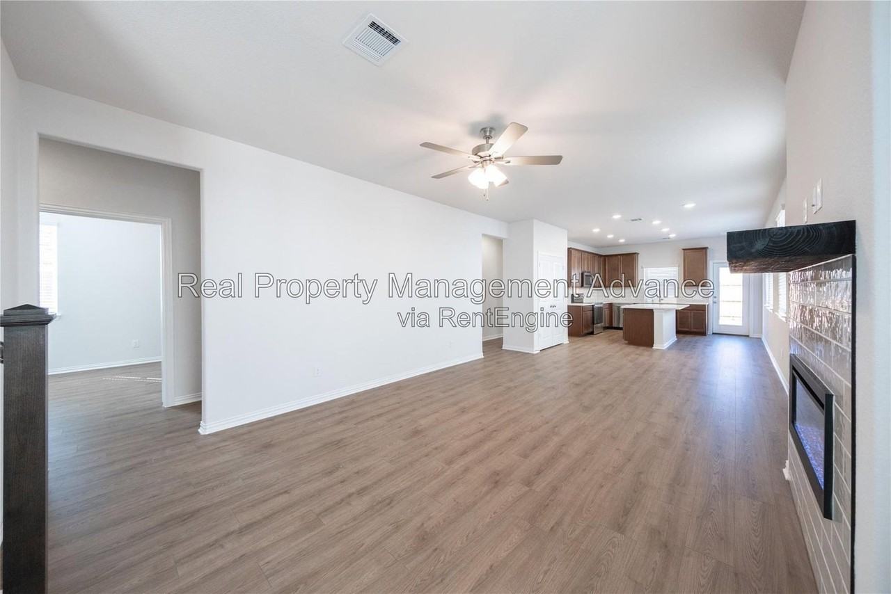 2518 Hawkins Street - Photo 7 of 40