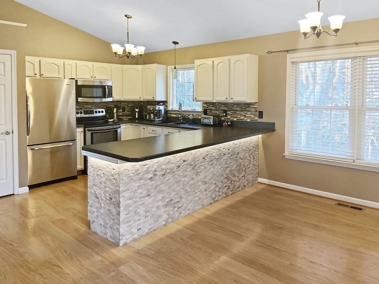 3144 Holland Cliffs Rd - Photo 3 of 26