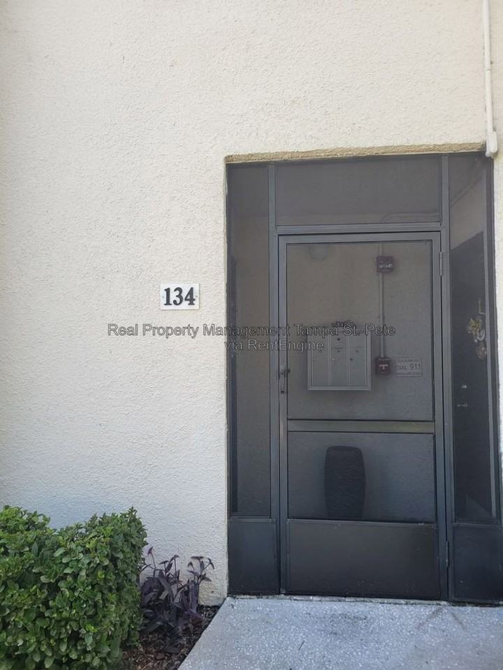 711 Russell Ln