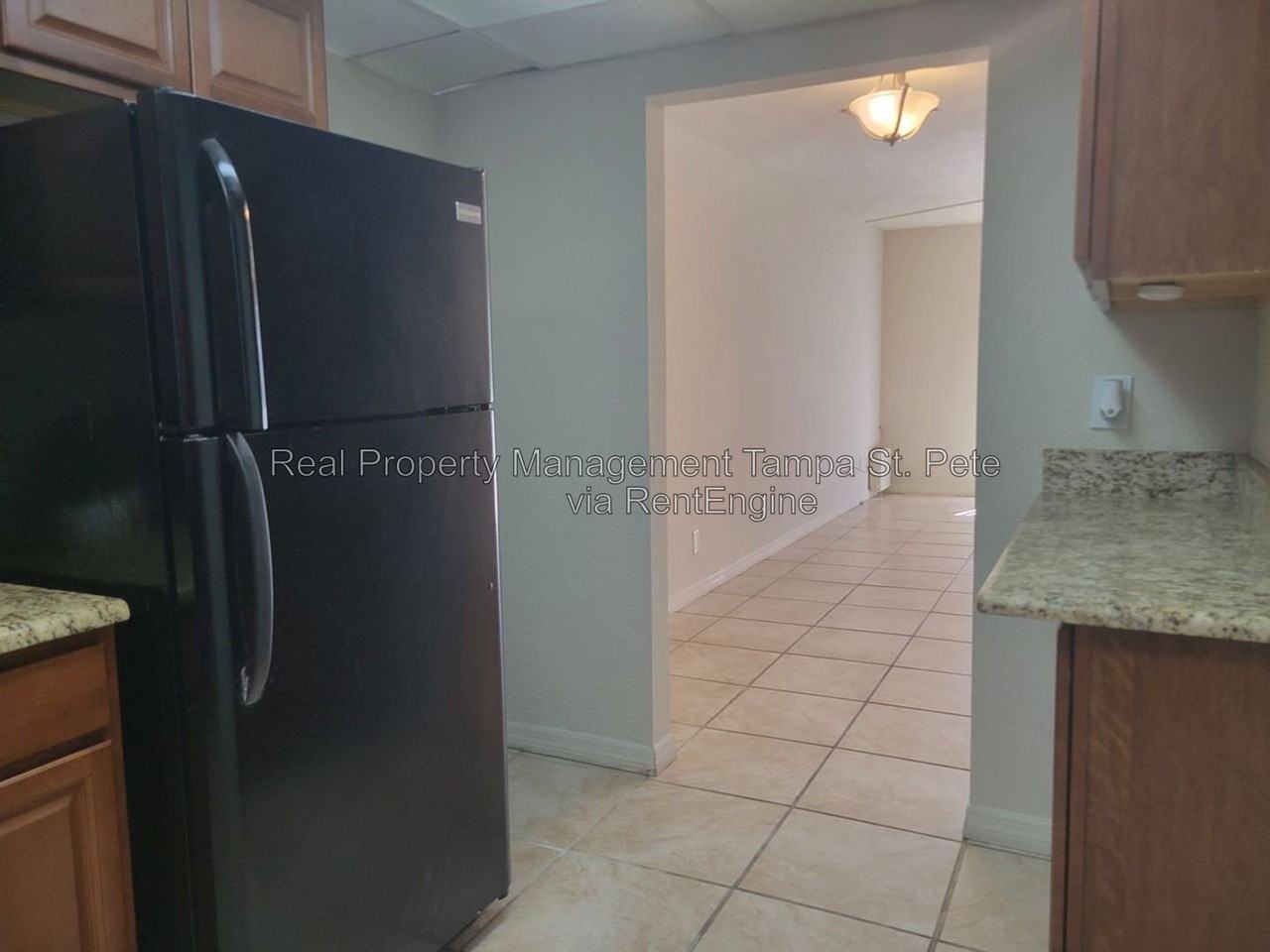 711 Russell Ln - Photo 3 of 21