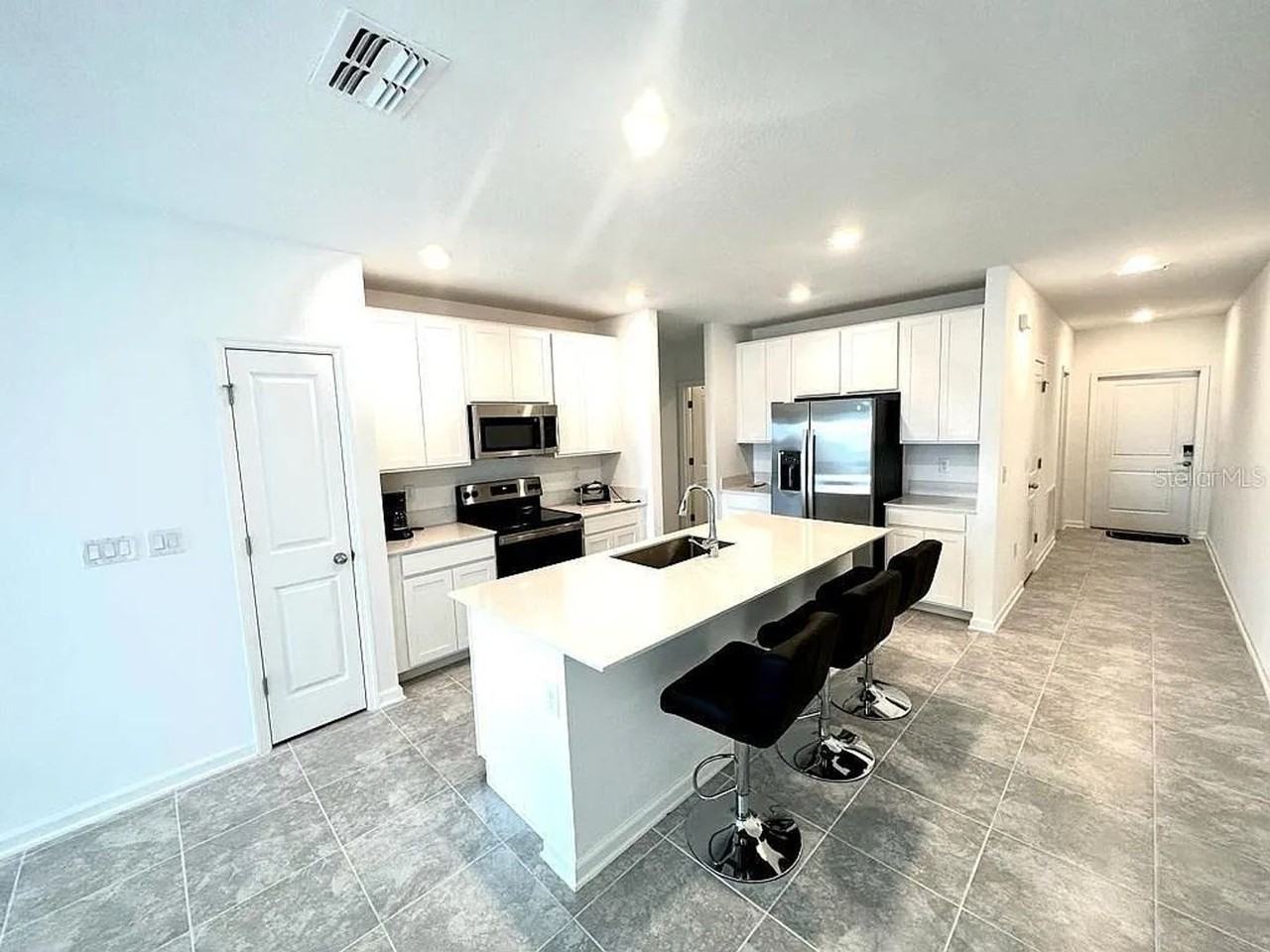 344 Loch Ct - Photo 4 of 21
