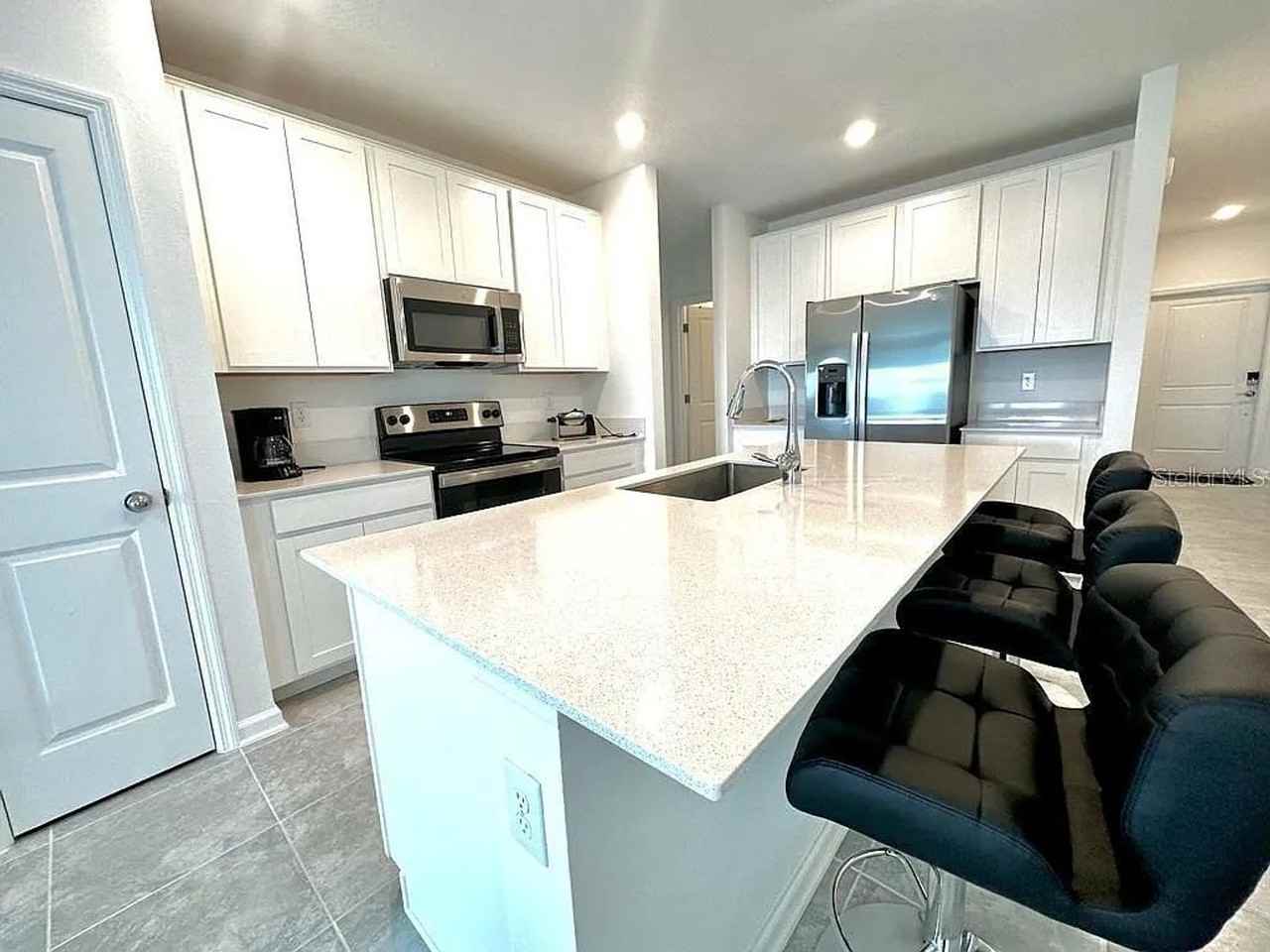 344 Loch Ct - Photo 5 of 21