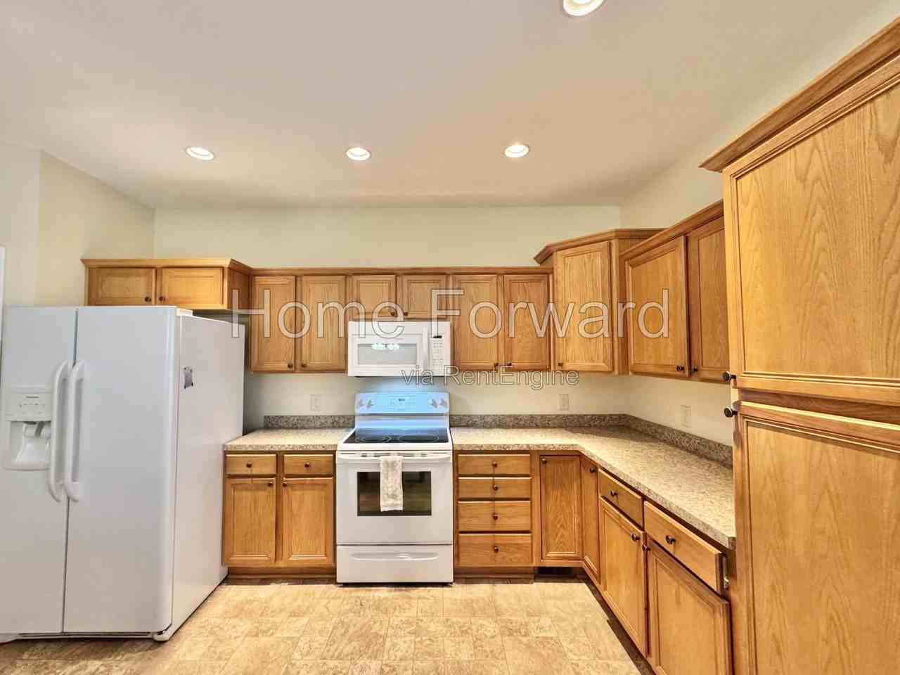 1717 Bettys Ct - Photo 6 of 20