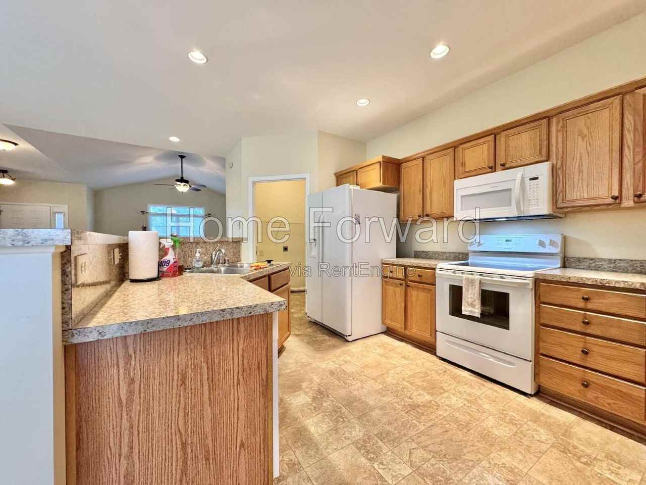 1717 Bettys Ct - Photo 7 of 20