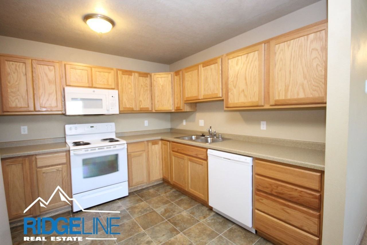 2326 14th Ave S #7 - Photo 4 of 11