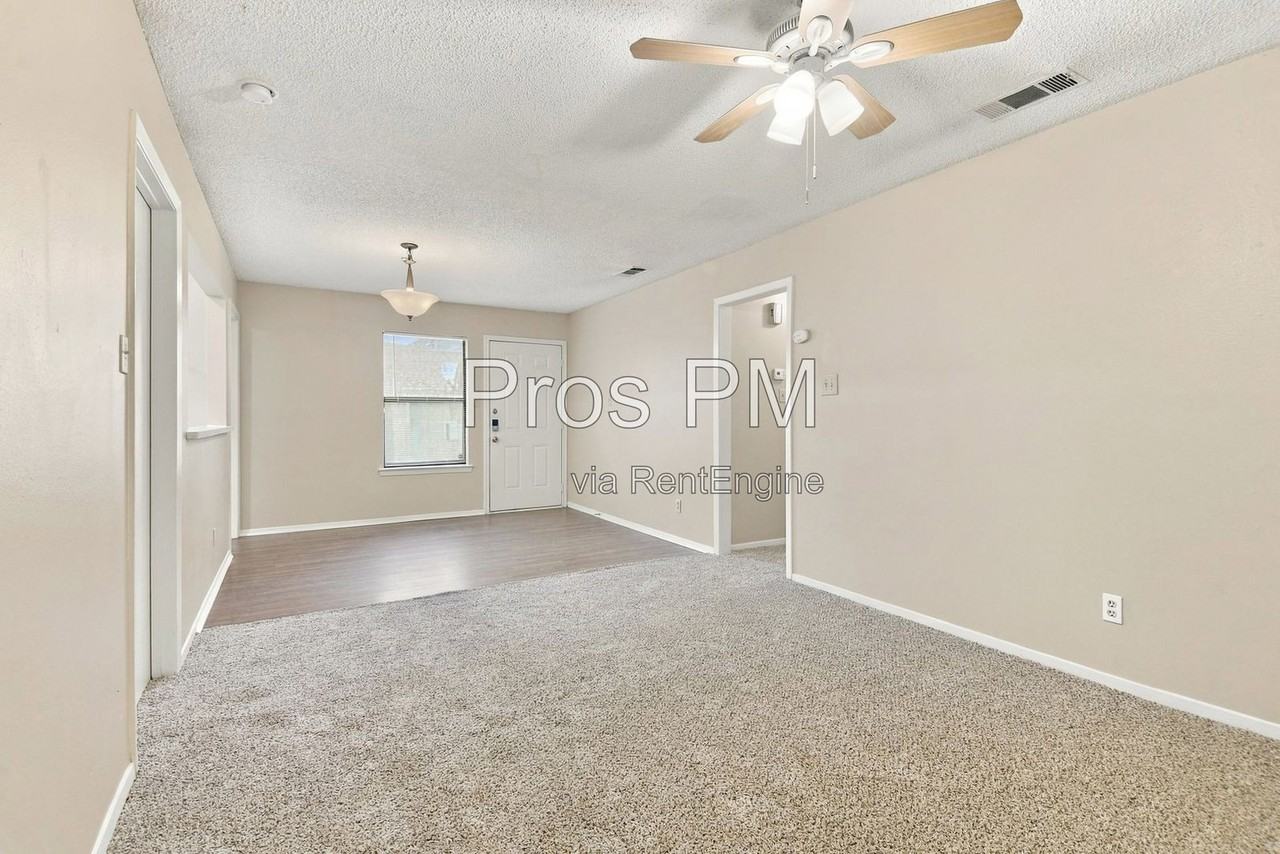 329 Casie Ct - Photo 3 of 17