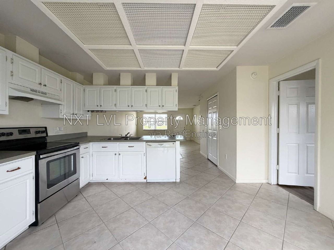 1005 Ne 8th Ter - Photo 6 of 12