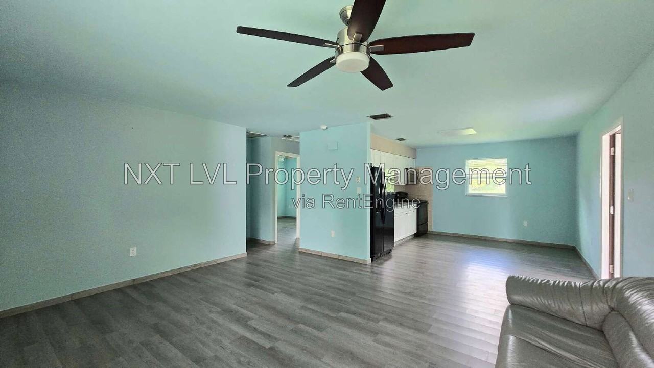 2095 Eloise Cir - Photo 3 of 12