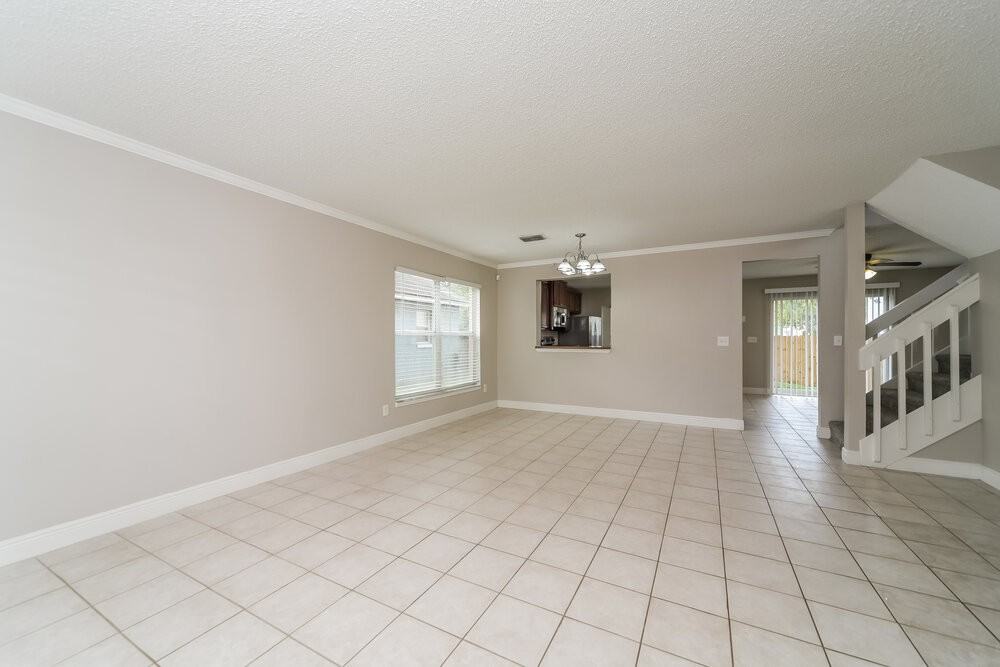 1060 Martin Blvd - Photo 5 of 17