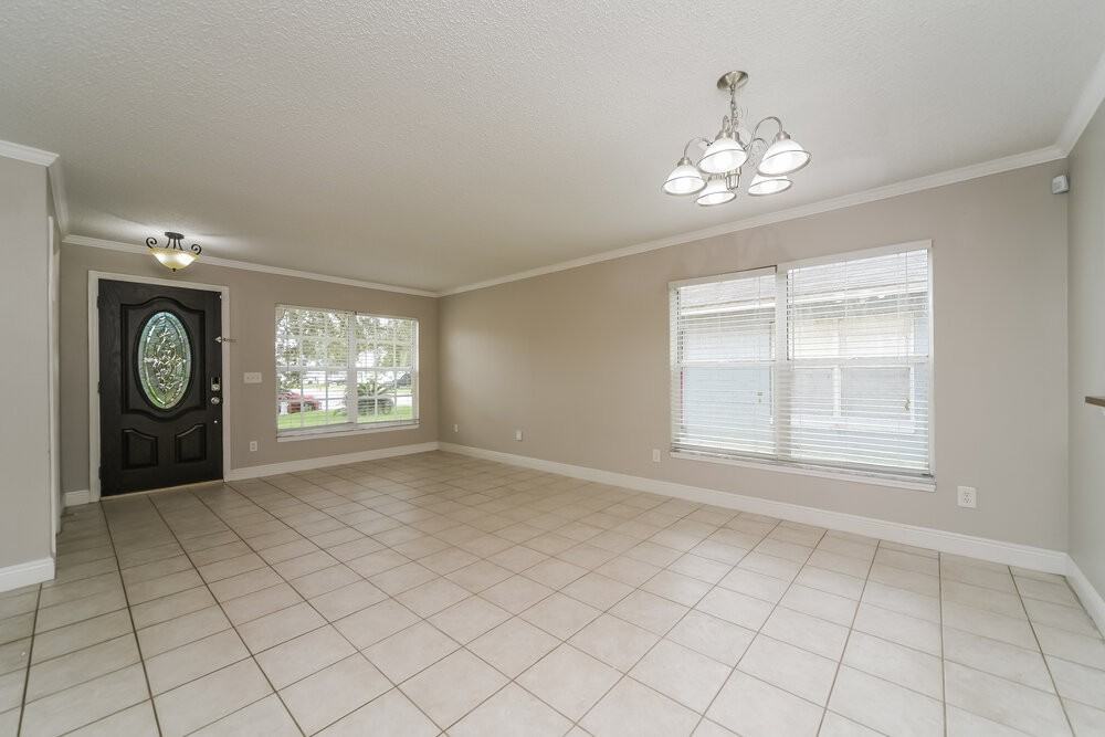 1060 Martin Blvd - Photo 6 of 17