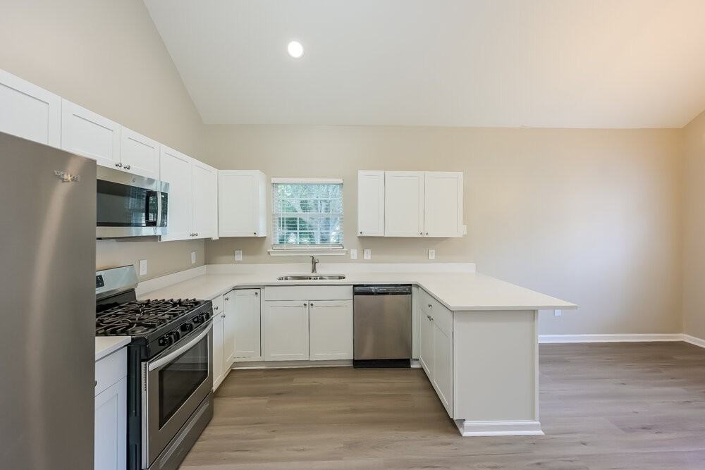 100 Coldwater Dr - Photo 6 of 16