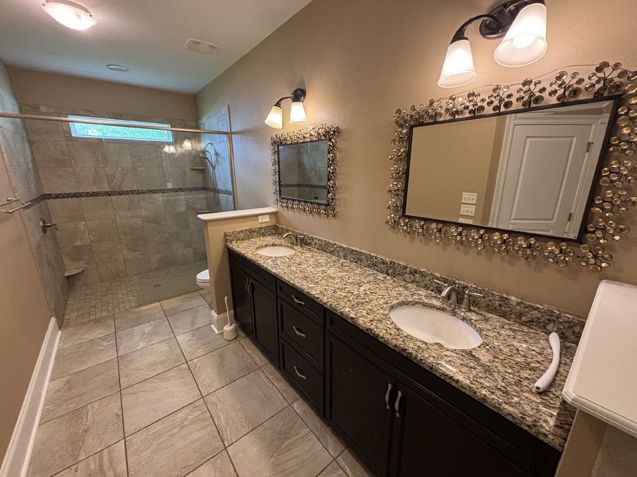 3170 Duxbury Ln - Photo 6 of 27