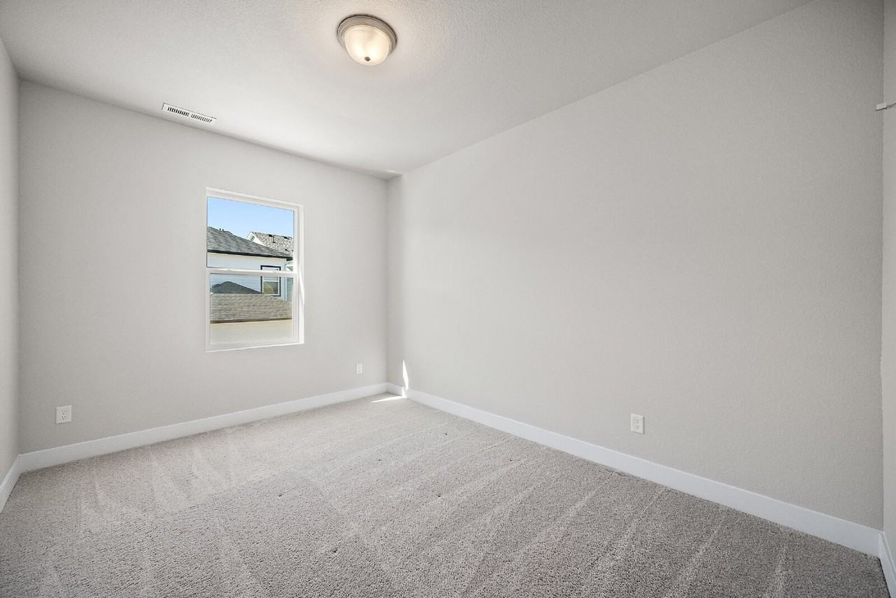 108 N Olympian Dr - Photo 4 of 50
