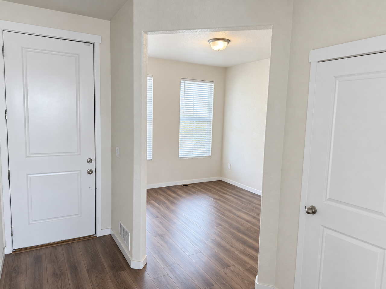 5174 Roundhouse Dr - Photo 3 of 21