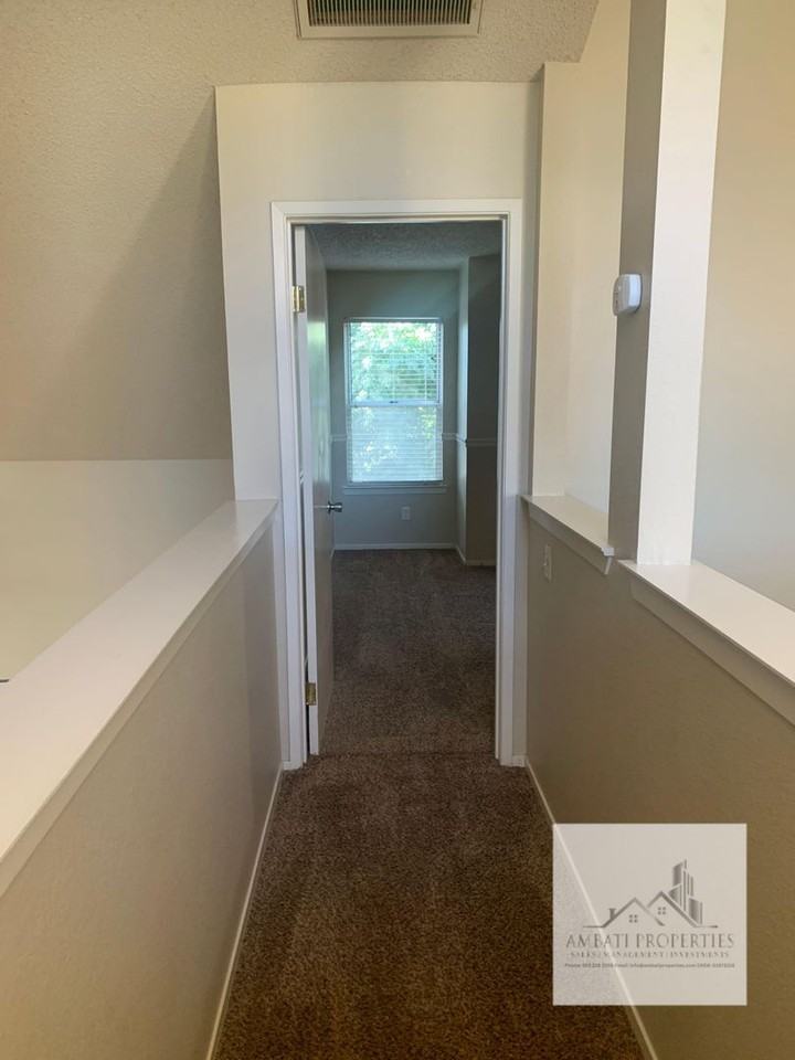 1703 E Eclipse Ave - Photo 7 of 27
