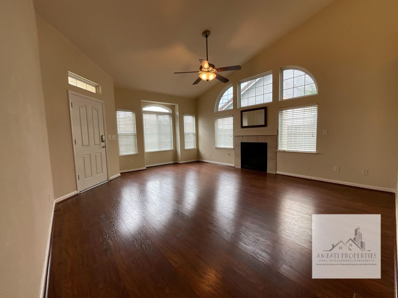 2820 E Eclipse Ave - Photo 2 of 17