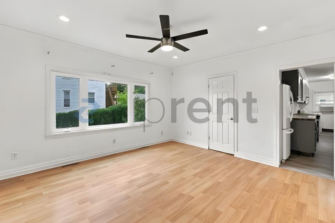 37 Moulthrop St #1stFL - Photo 6 of 30