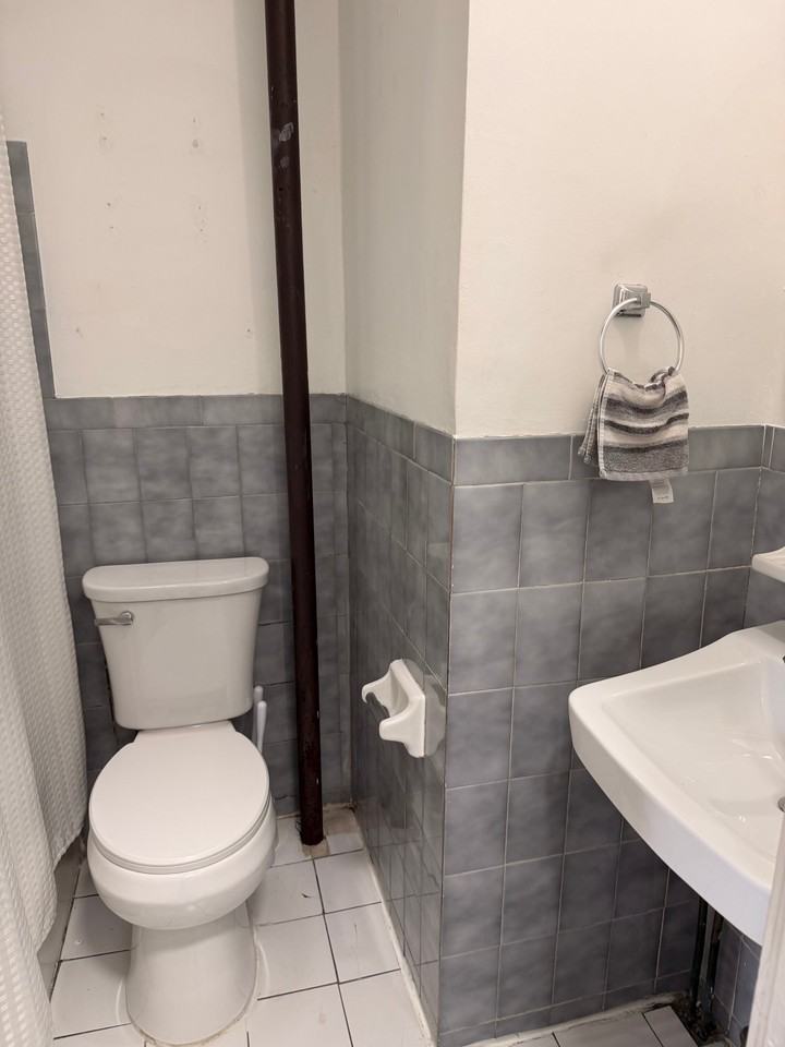 63 Woodhaven Blvd #2F - Photo 4 of 8