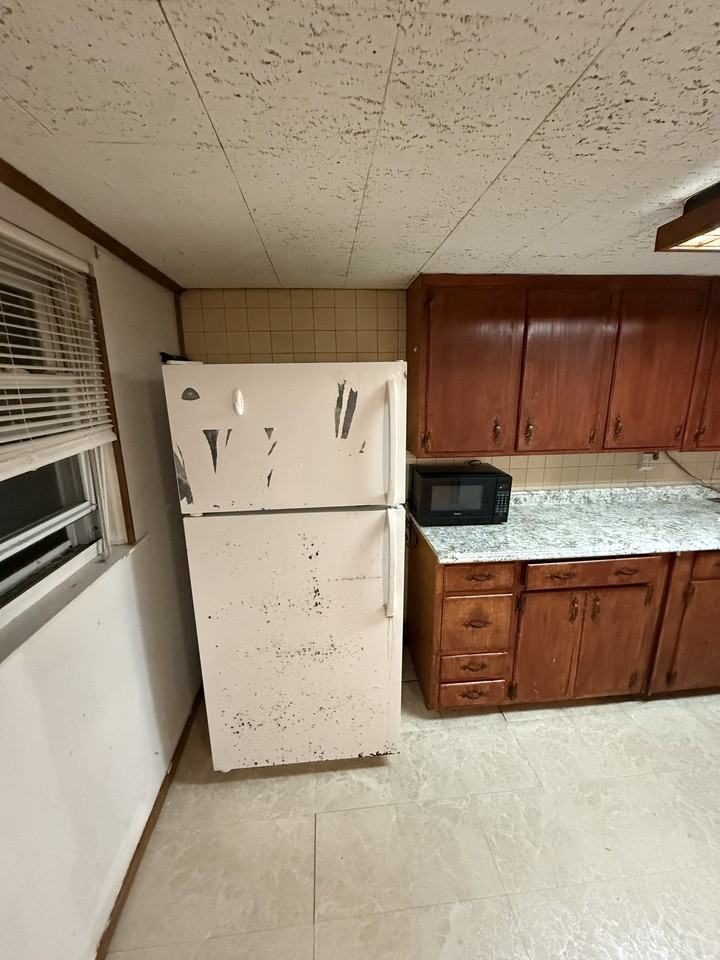 1590 Mace Ave - Photo 4 of 7