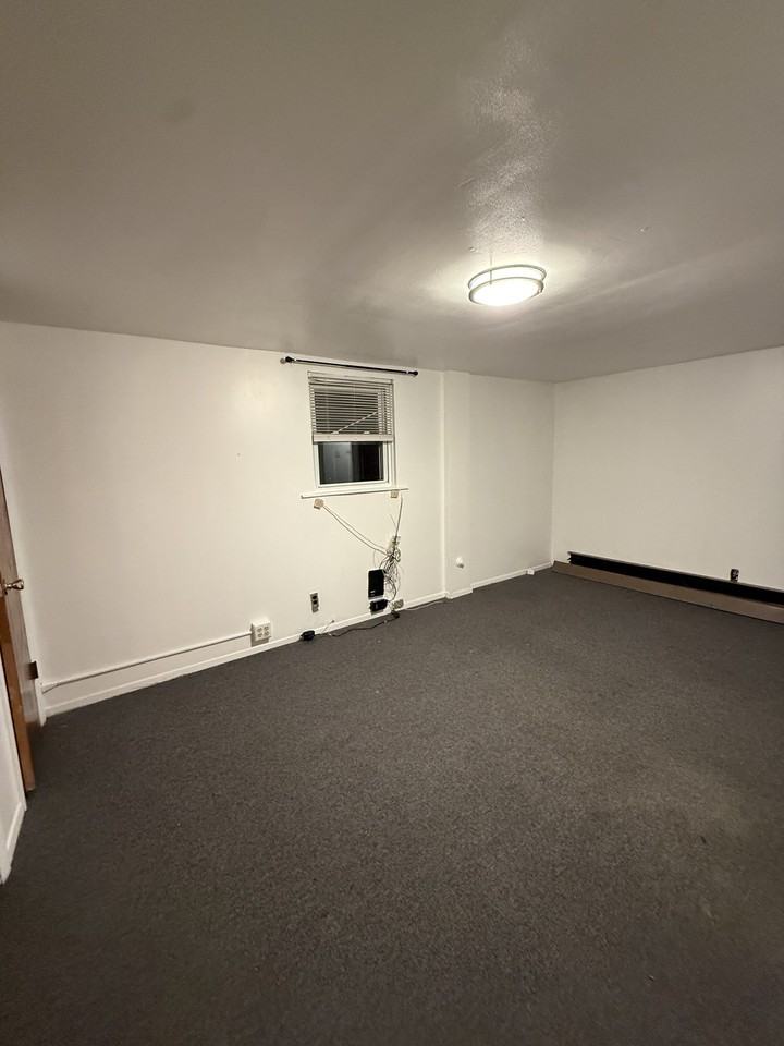 1590 Mace Ave - Photo 6 of 7