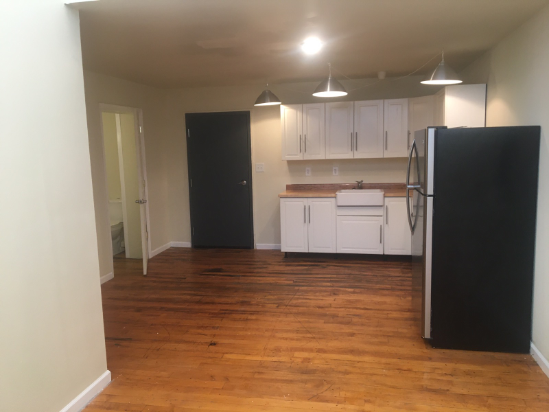 1415 Kemper St - Photo 4 of 11